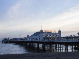 molo położone w Brighton jak pałac i mnóstwo zabawy - pier
