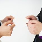 Reguła wzajemności w marketingu – co to jest?