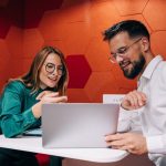 Jak dopasować treści do intencji użytkownika w SEO?