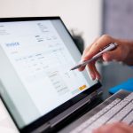 Jak korzystać z KSeF w firmie? Praktyczny poradnik dla przedsiębiorców